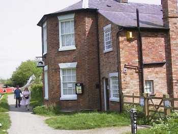 Braunston Stophouse